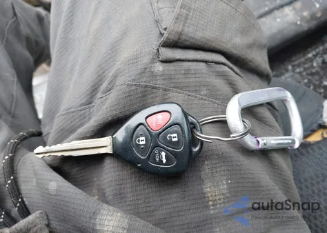 2011 Toyota Corolla S from USA, damaged, VIN 2T1BU4EE5BC715535